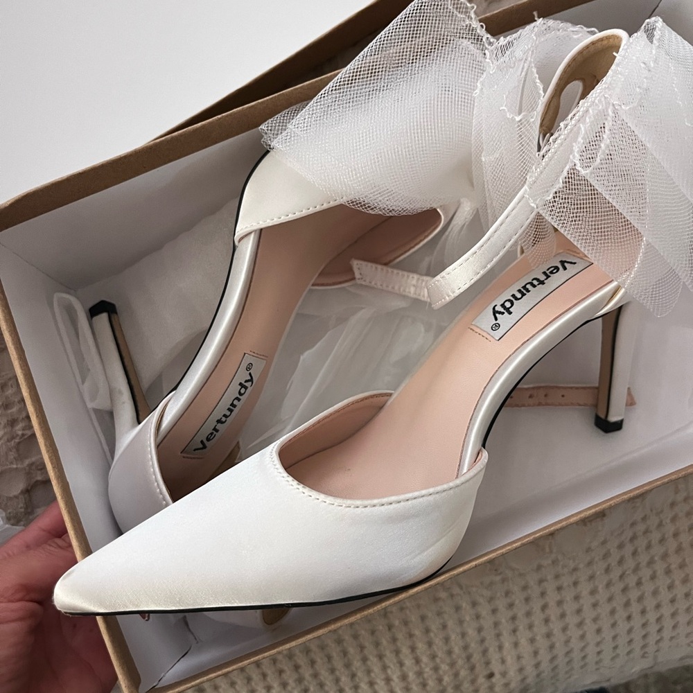 White Bow Heels